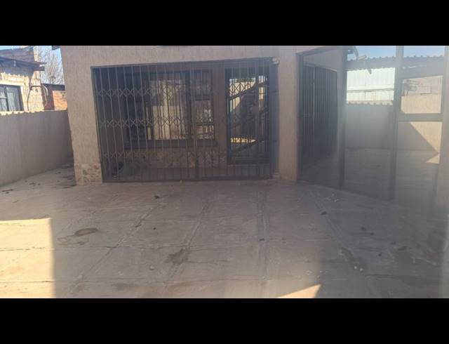 2 BEDROOM HOUSE FOR SALE IN KATLEHONG SOUTH